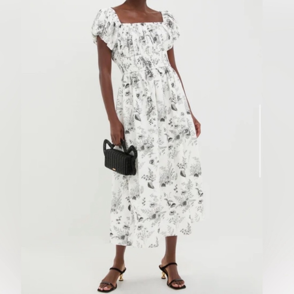 ⭐️Hyacinth House Black & White Floral Smocked Helena Maxi Dress⭐️